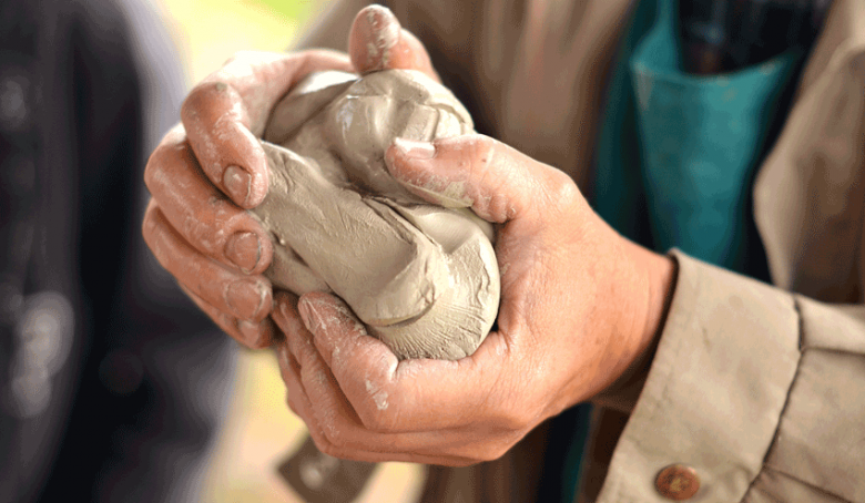 Molding clay